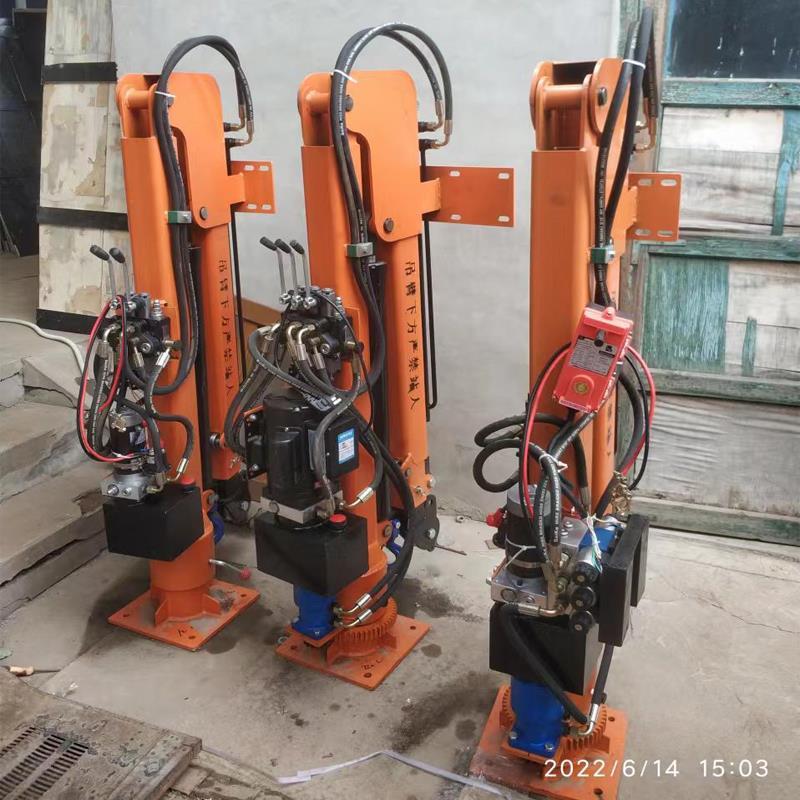 壤塘县重汽蓝牌随车吊 3.2吨 国六动力强 液压驱动 农用自卸起重机